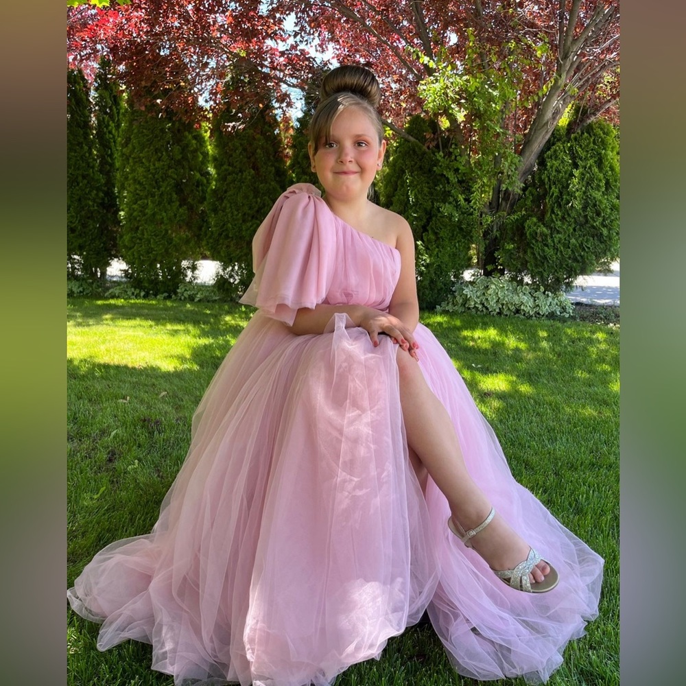 kisabiano couture Girls Princess gown dress